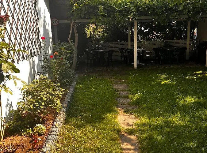 Kъща за гости христина Lozenec