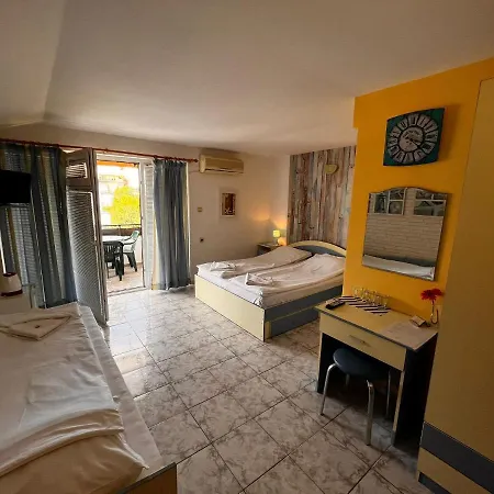 Pensión Kъща за гости христина 3*