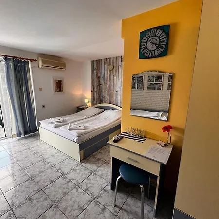 Pensión Kъща за гости христина Lozenets